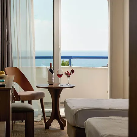 Semesteranläggning (resort) Elysee 3*
